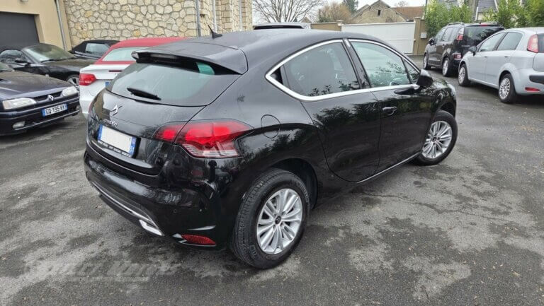 Photos de Citroën DS4 1.6 e-HDi115 Airdream Chic