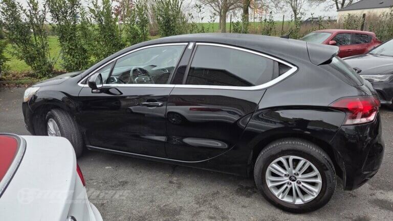 Photos de Citroën DS4 1.6 e-HDi115 Airdream Chic