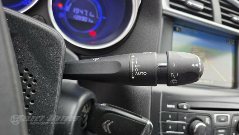 Photos de Citroën DS4 1.6 e-HDi115 Airdream Chic