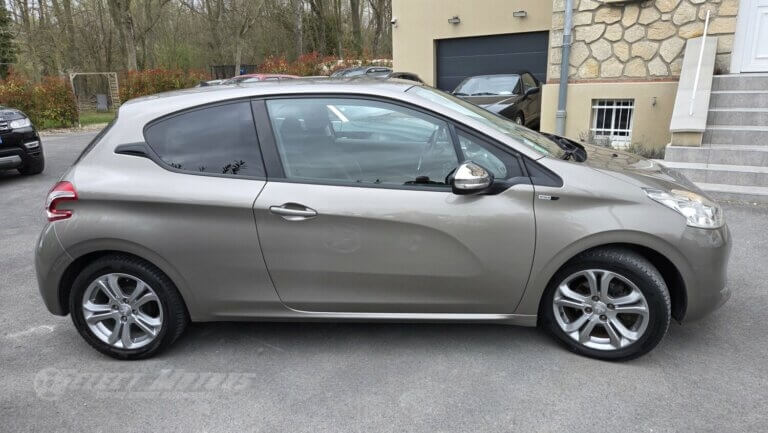 Photos de Peugeot 208 1.2 VTi Style