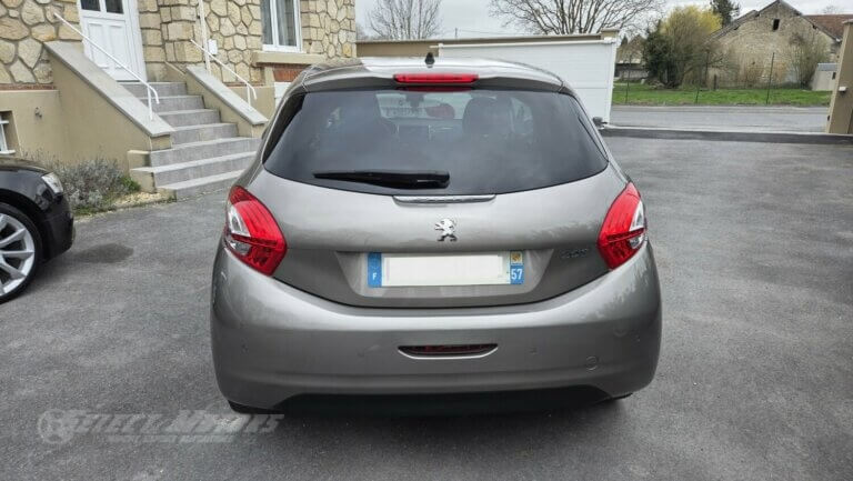 Photos de Peugeot 208 1.2 VTi Style