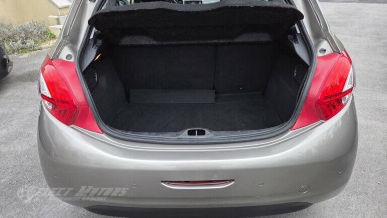 Photos de Peugeot 208 1.2 VTi Style