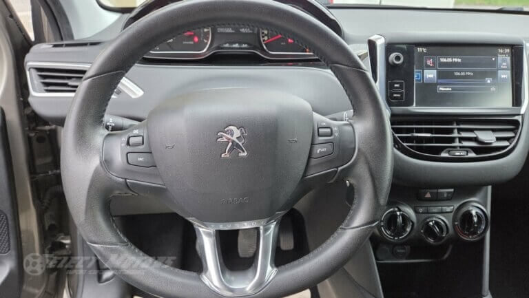 Photos de Peugeot 208 1.2 VTi Style